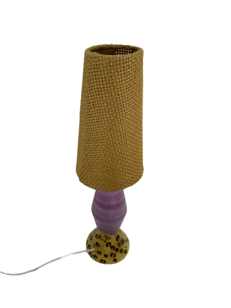 Afikanische Lampe mit bemaltem Keramikfuß